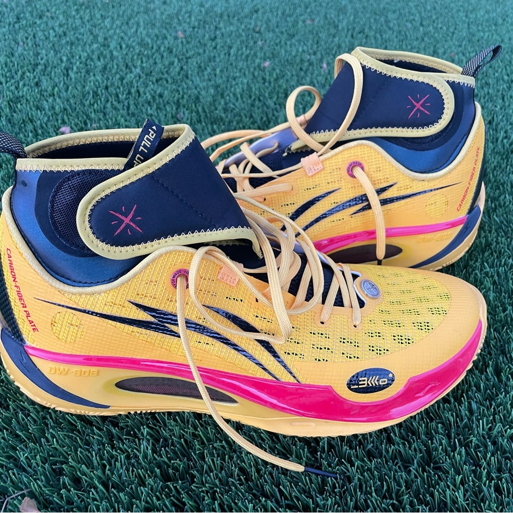 Way of Wade 808 2 Ultra V2 “Bruce Lee”